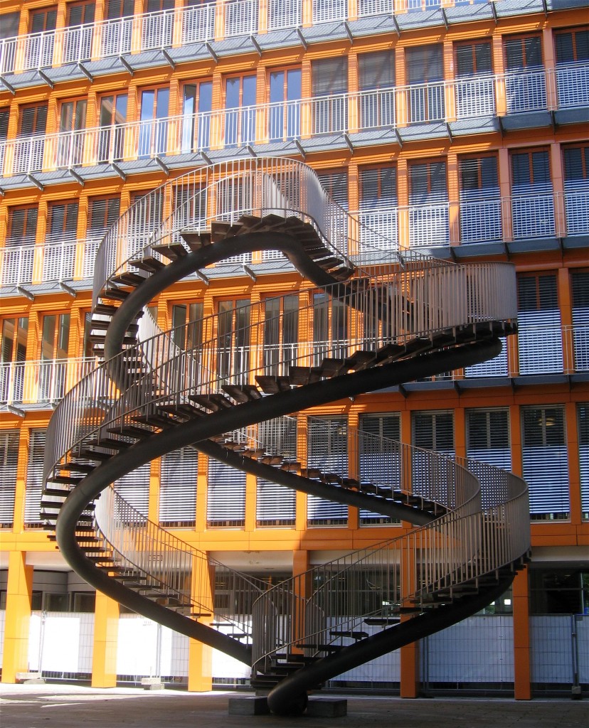 Olafur_Eliasson_Umschreibung_Endlose_Treppe_2004_RETIT-Zentrale_Muenchen